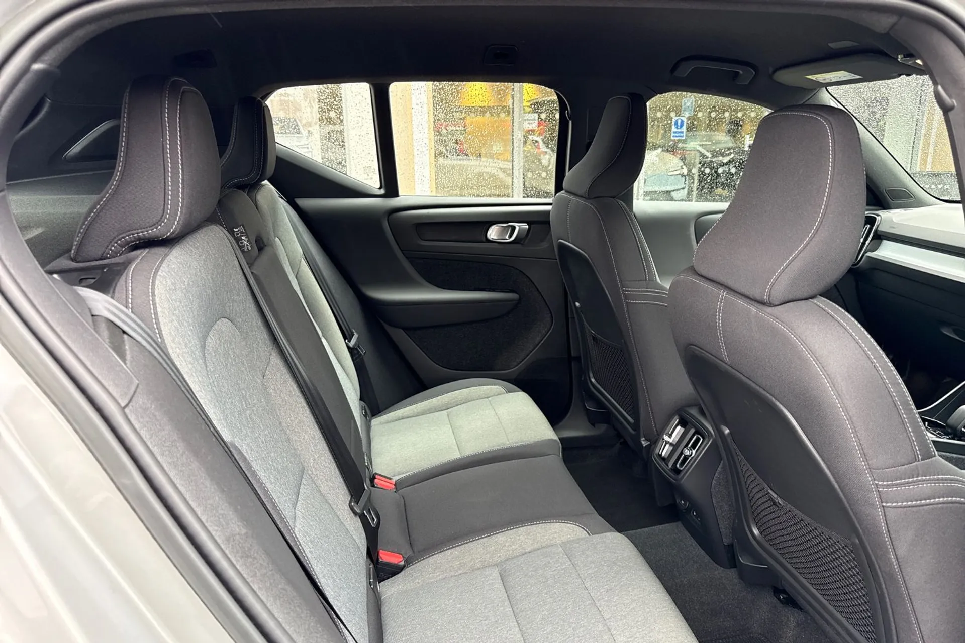 Volvo XC40 thumbnail image number 22