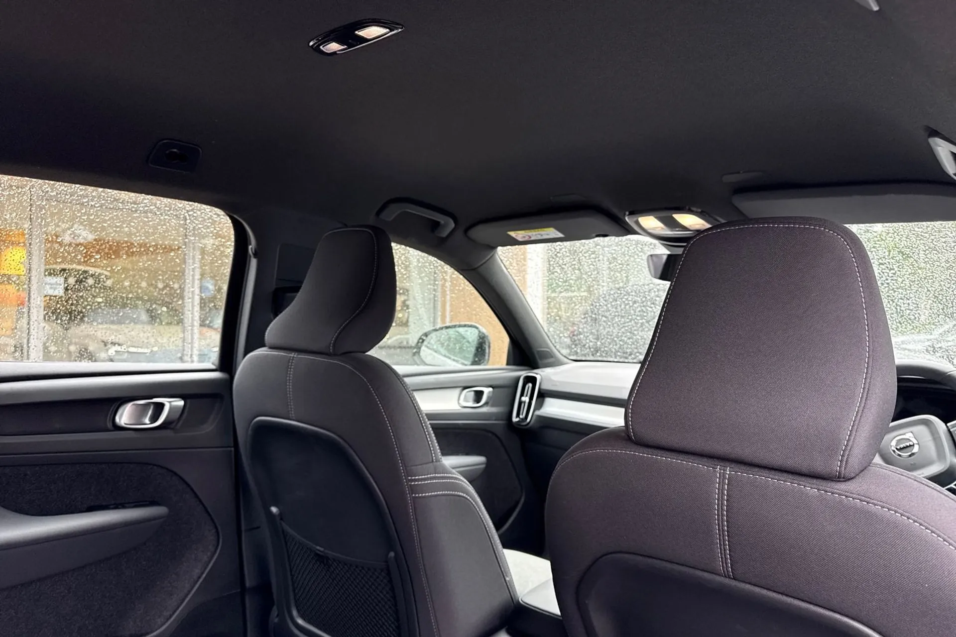 Volvo XC40 thumbnail image number 23