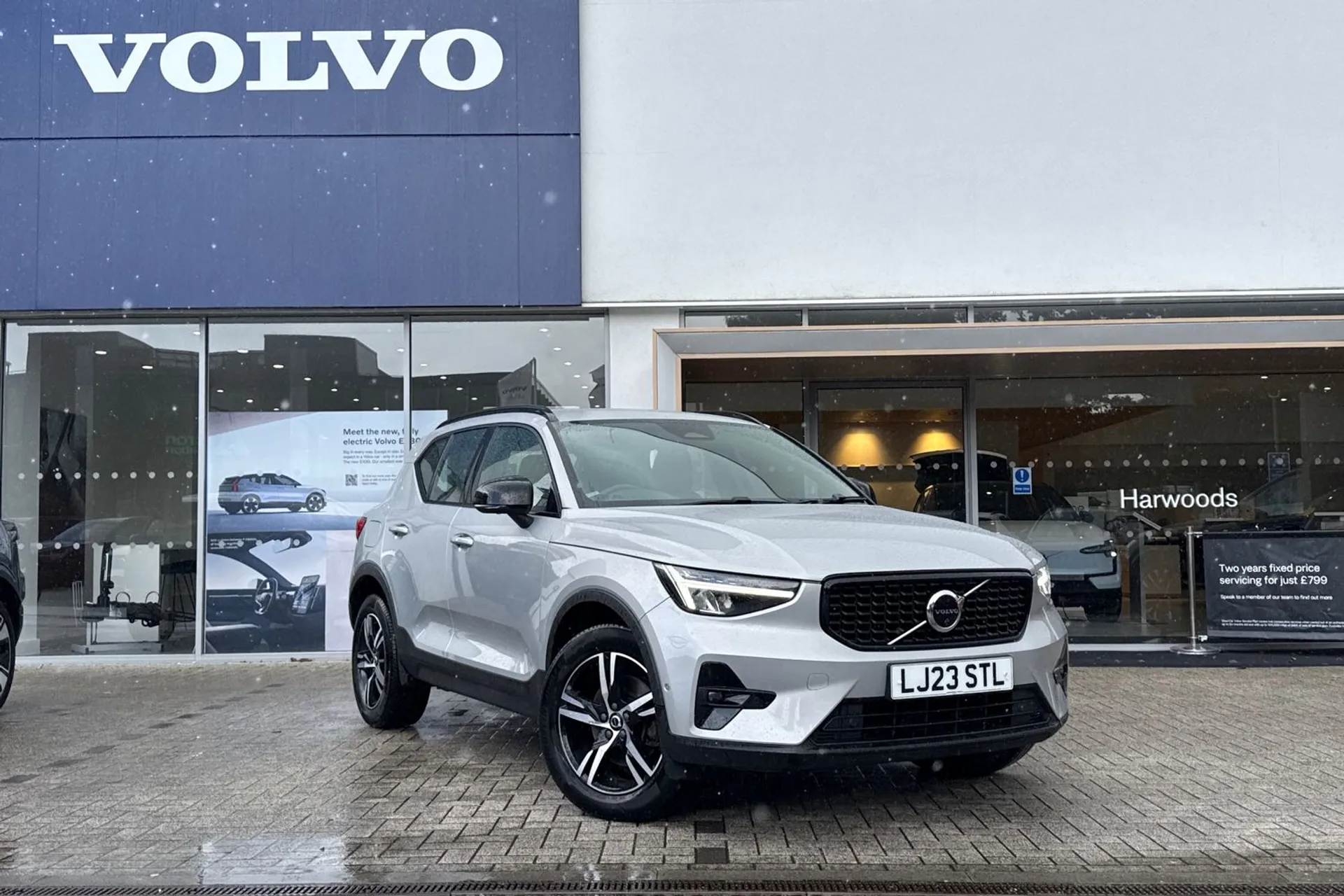 Volvo XC40 focused image