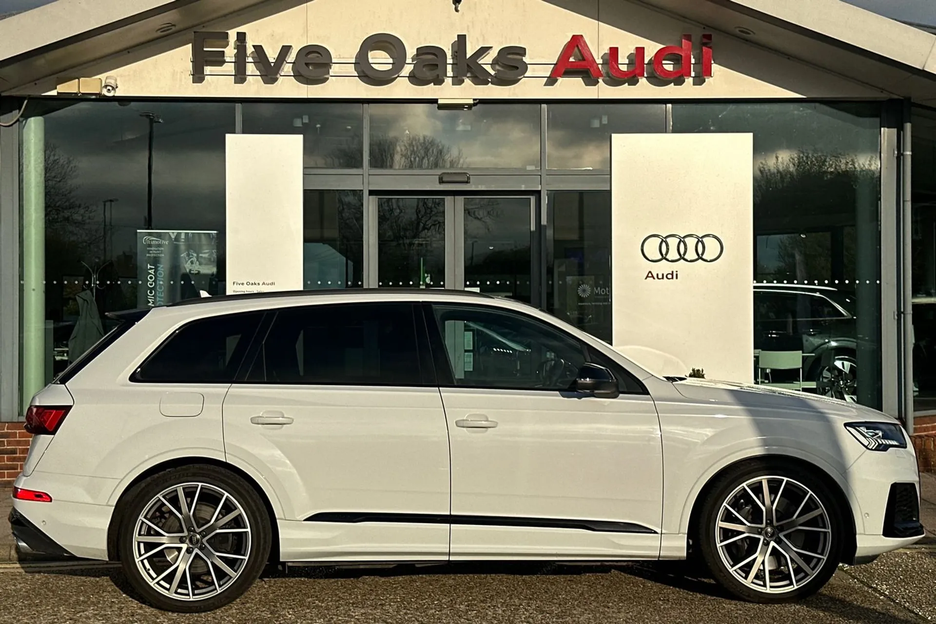 Audi Q7 thumbnail image number 2