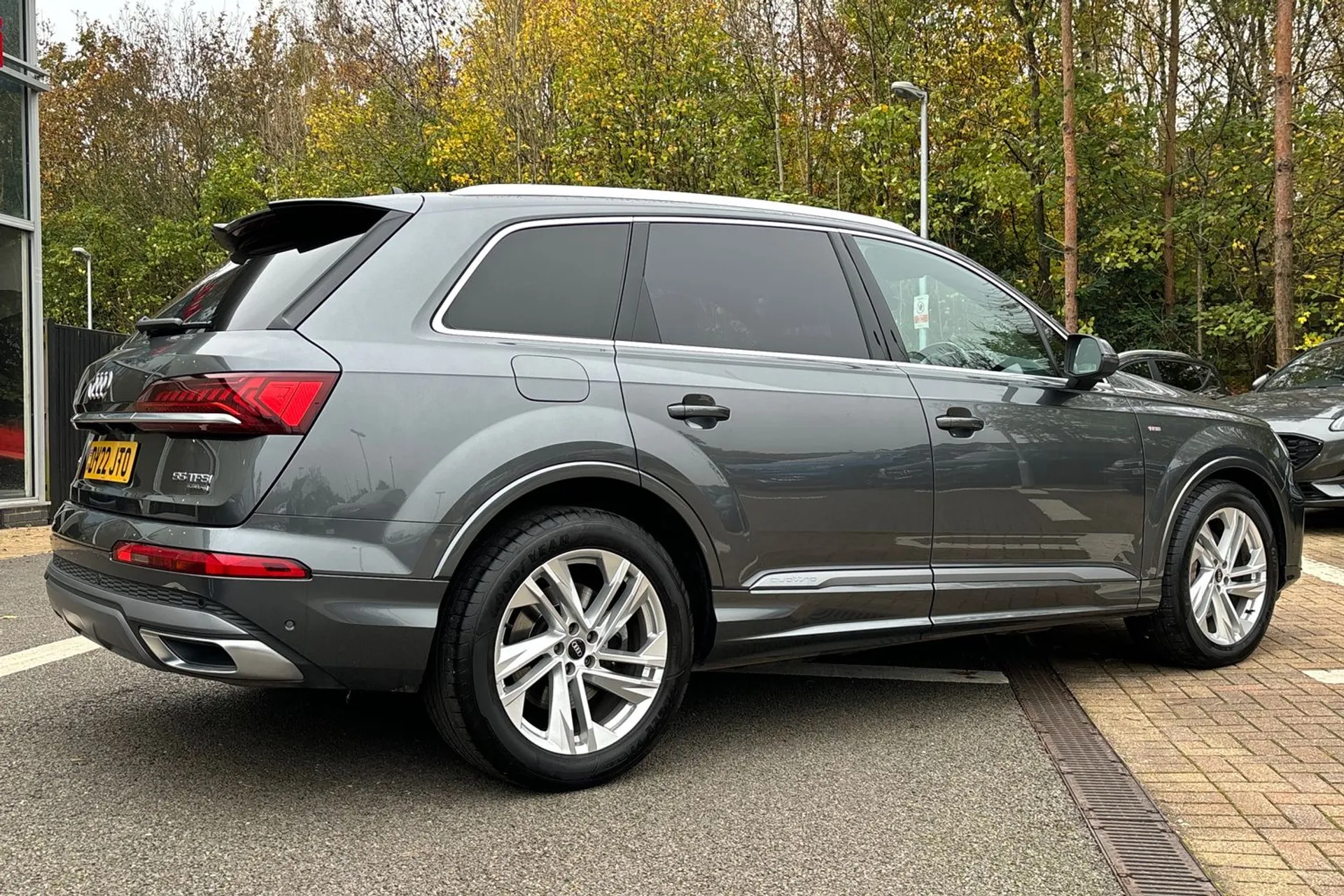 Audi Q7 thumbnail image number 6