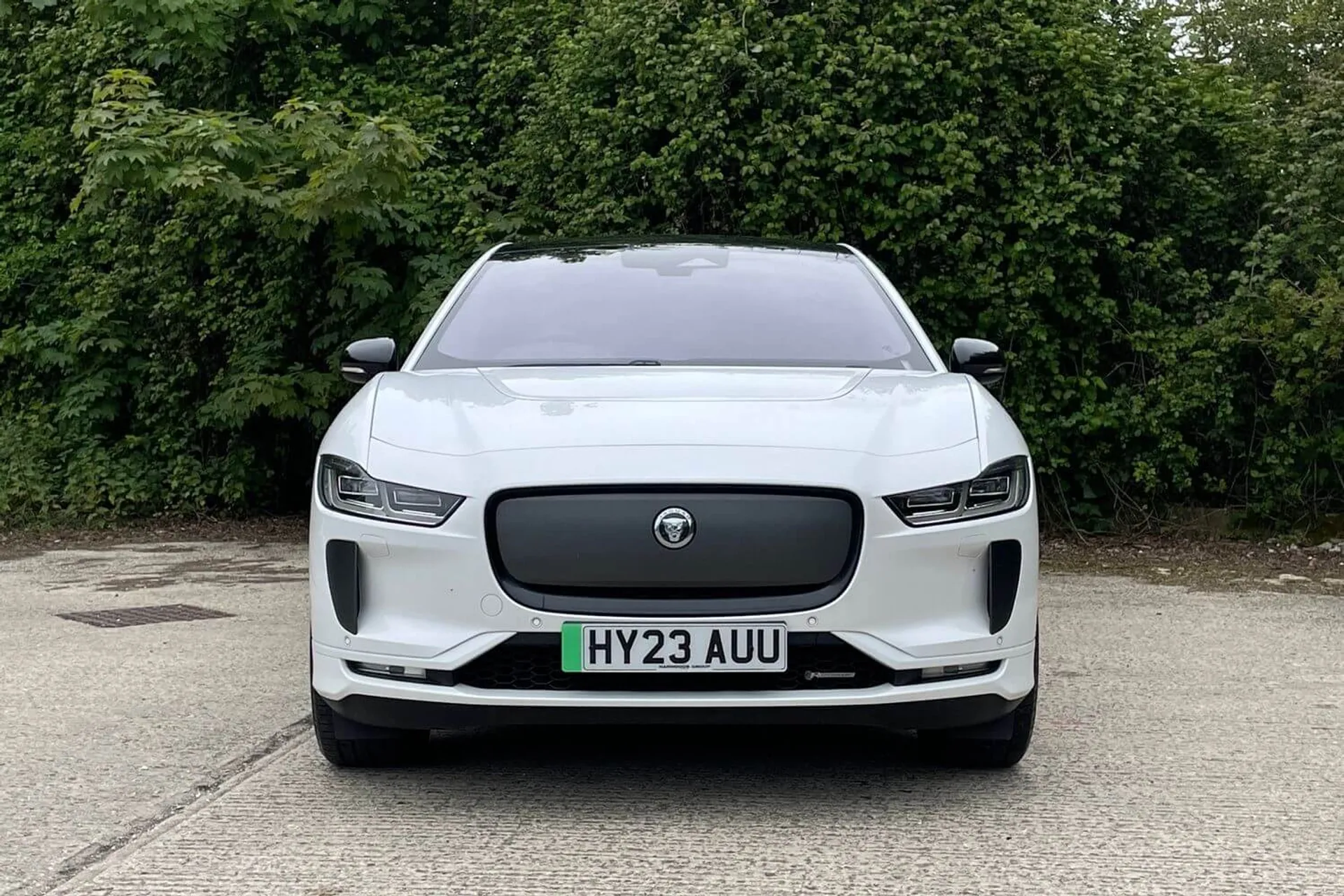 Jaguar I-PACE thumbnail image number 11