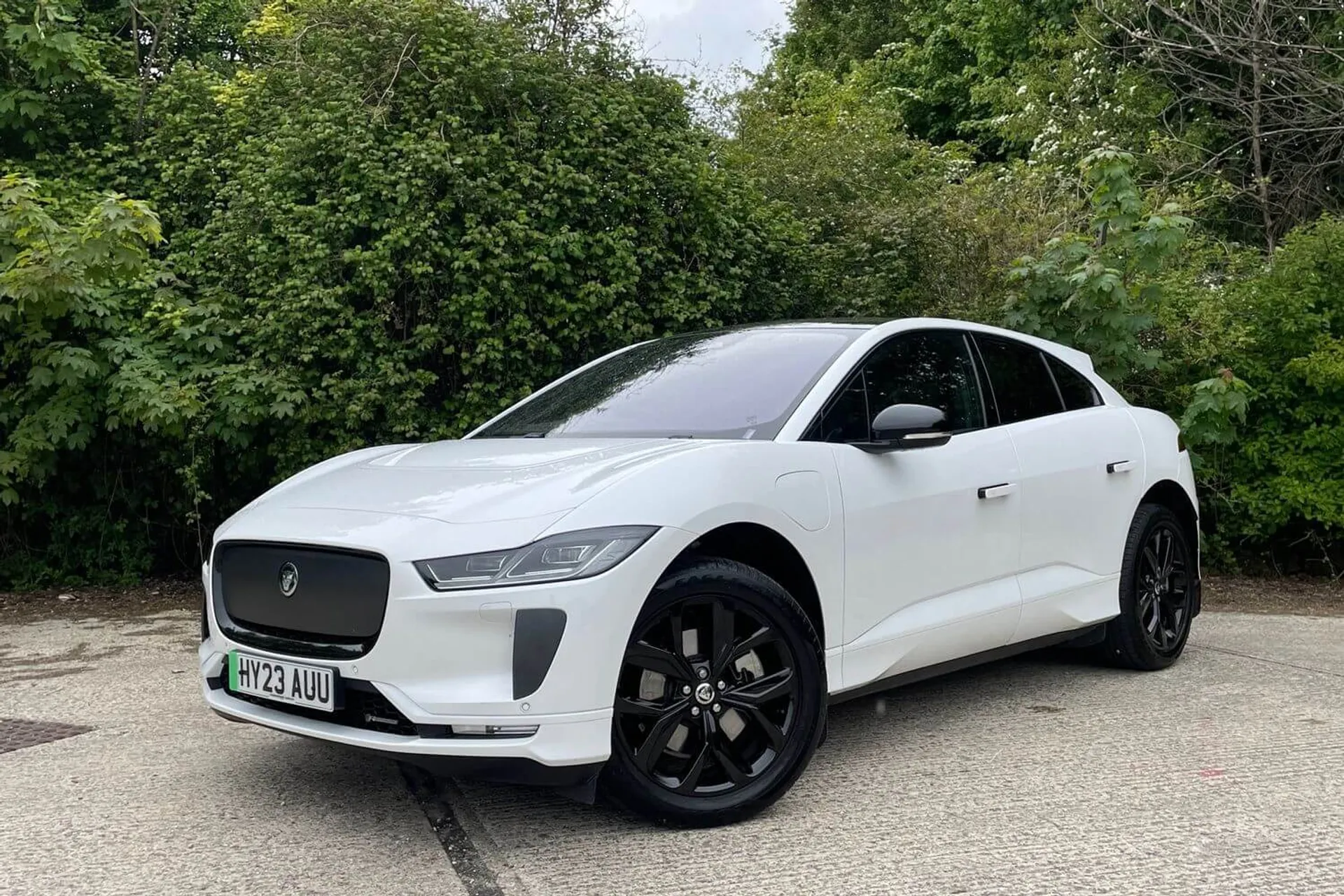 Jaguar I-PACE thumbnail image number 10