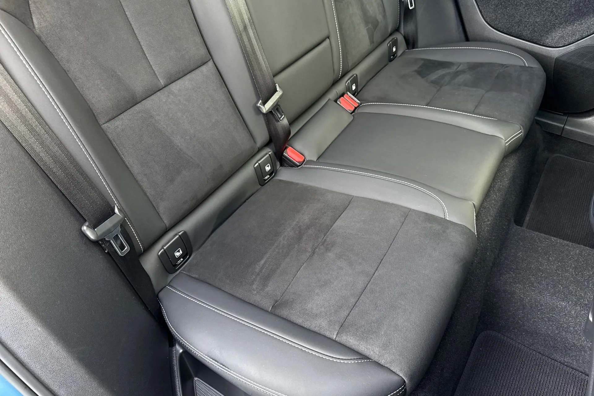 Volvo XC40 thumbnail image number 25