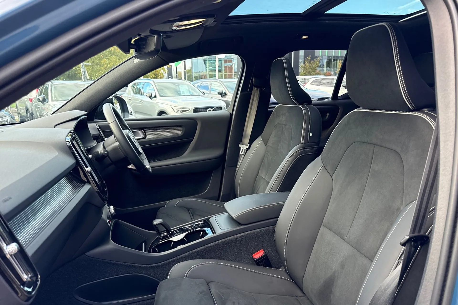 Volvo XC40 thumbnail image number 28