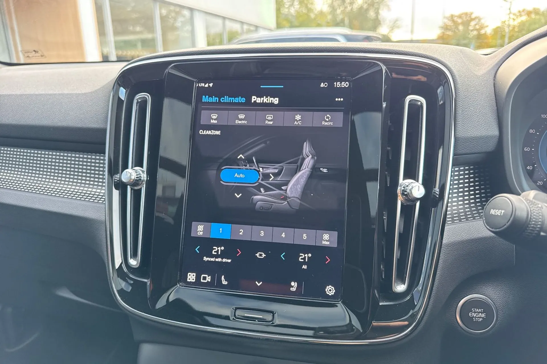 Volvo XC40 thumbnail image number 40