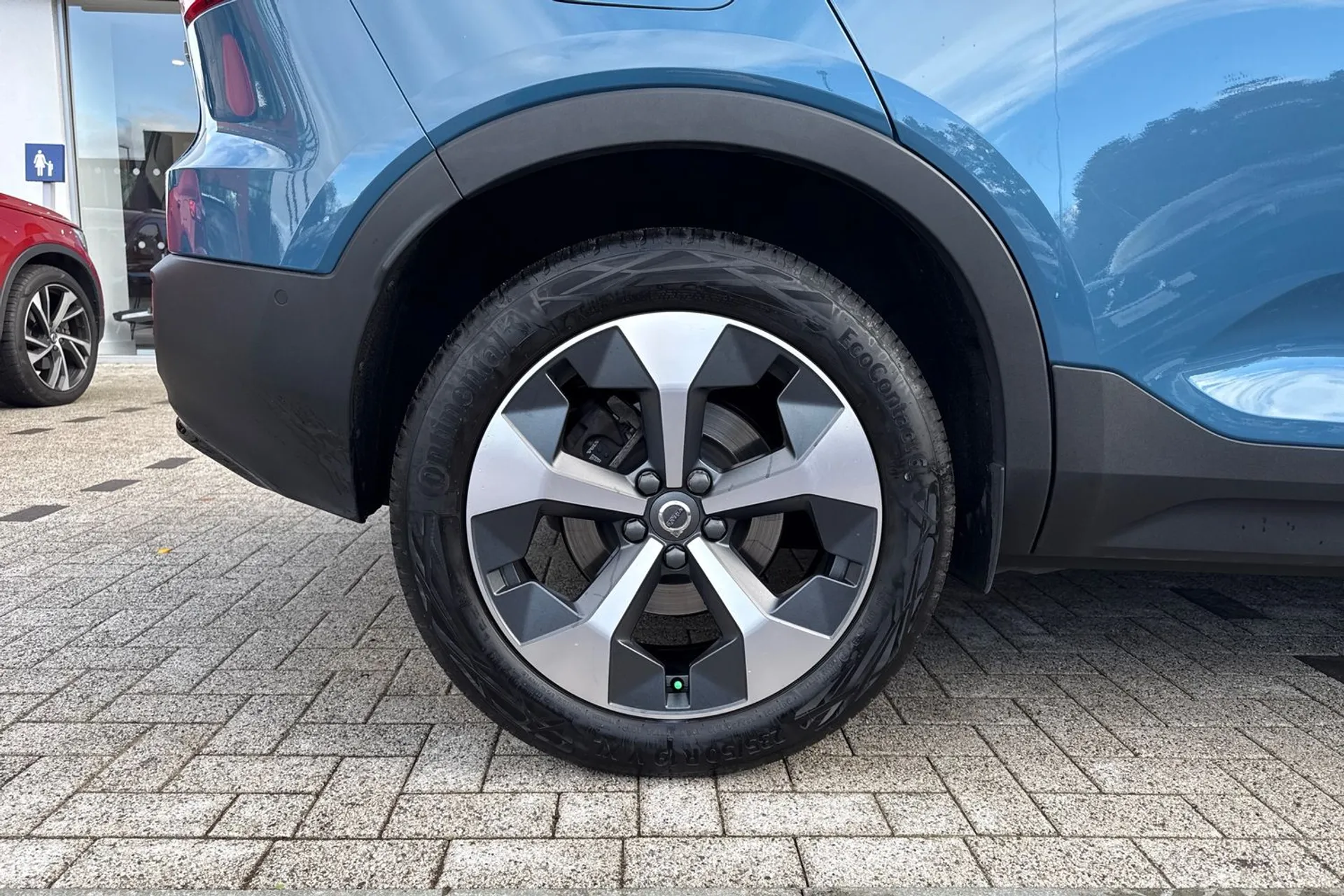 Volvo XC40 thumbnail image number 14