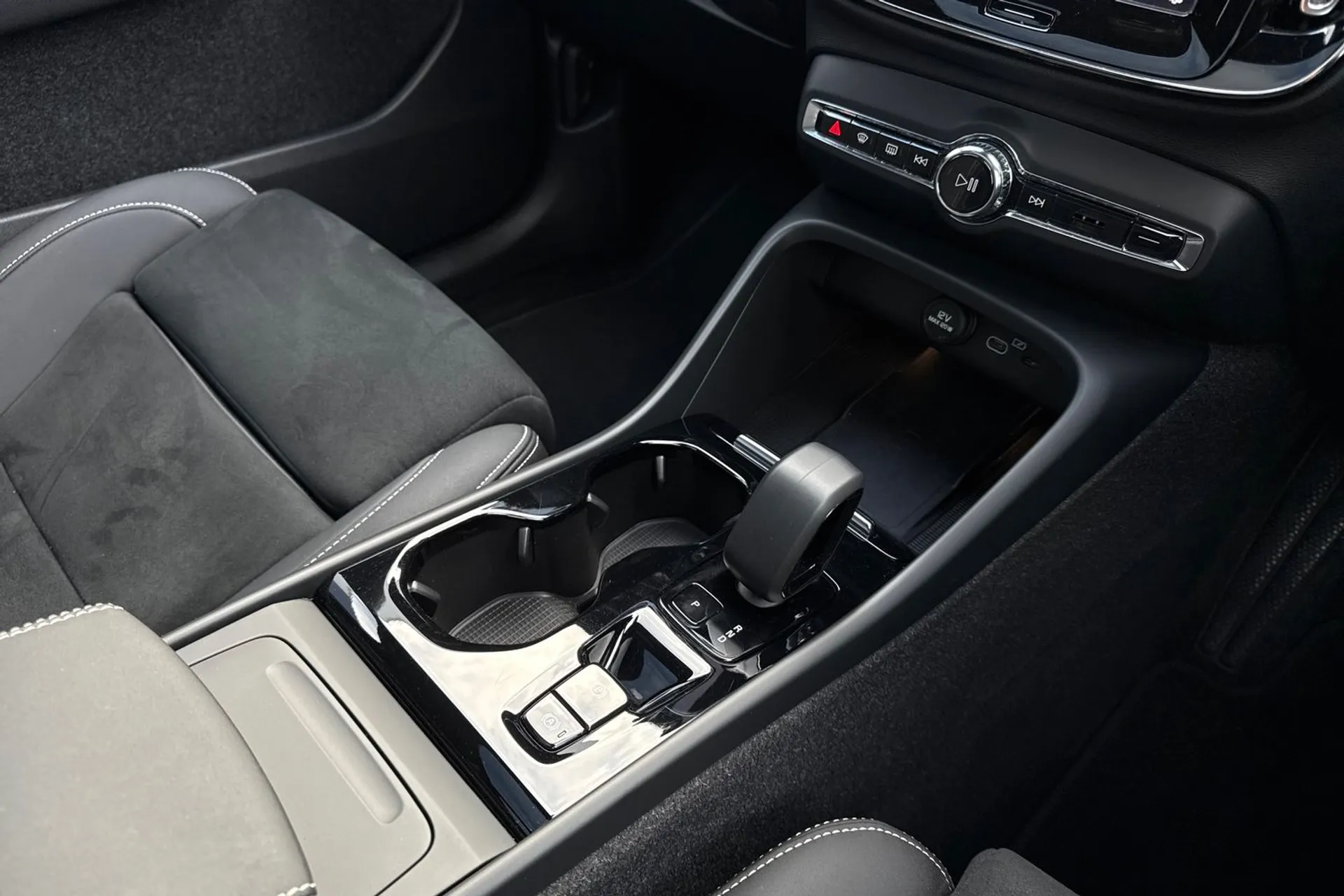 Volvo XC40 thumbnail image number 45