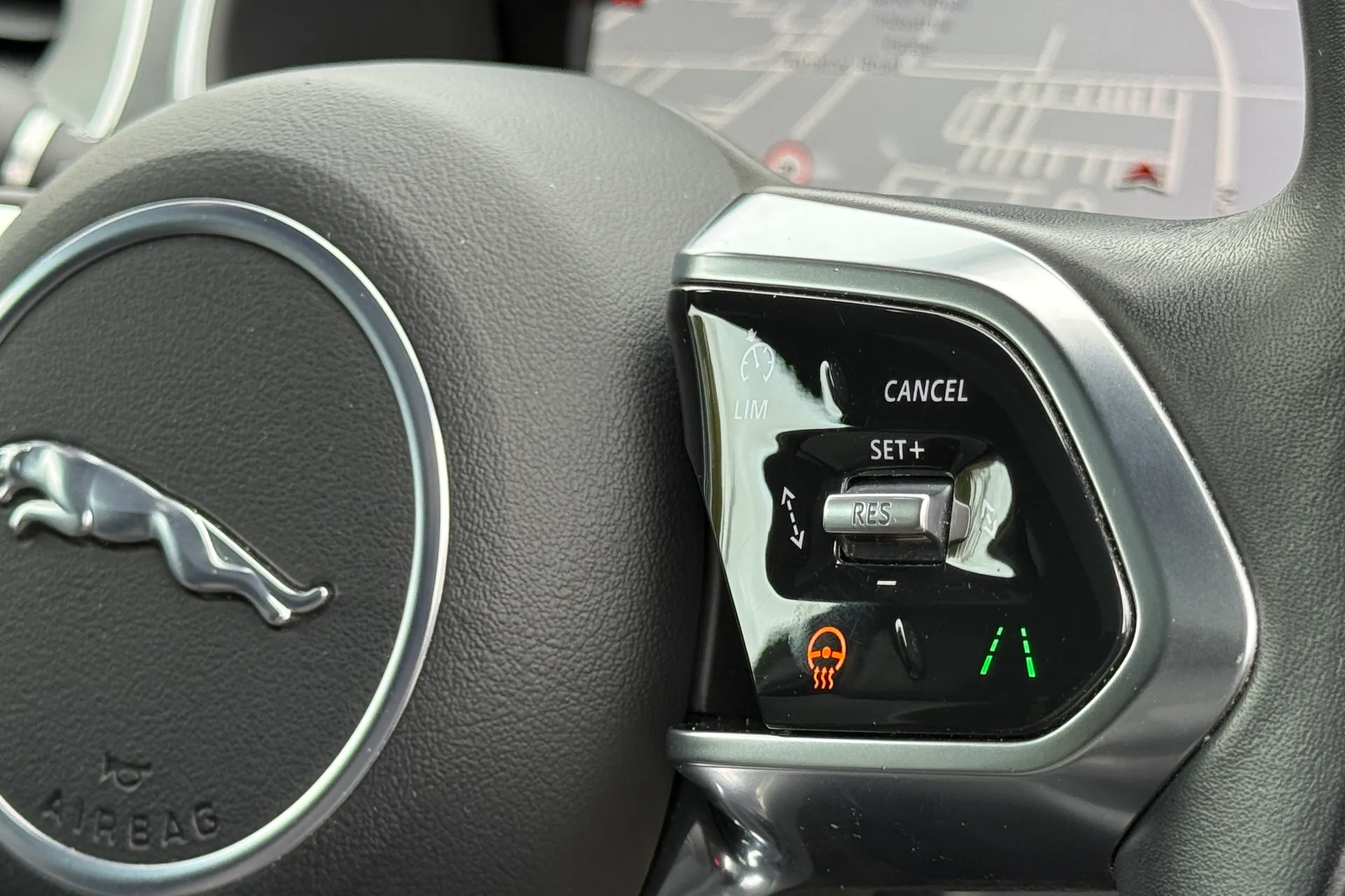 Jaguar I-PACE thumbnail image number 48