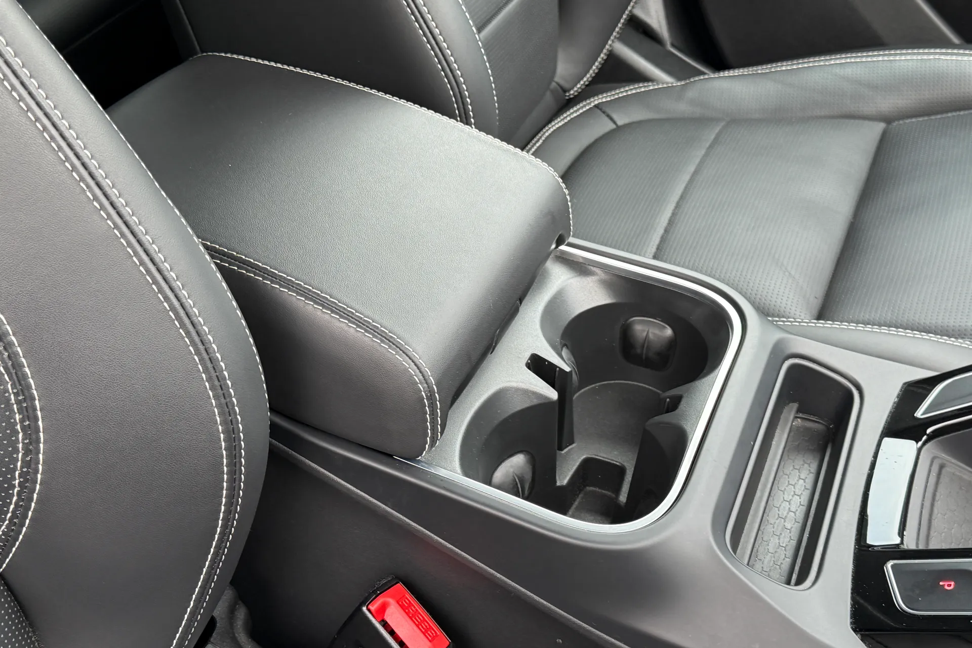 Jaguar I-PACE thumbnail image number 41