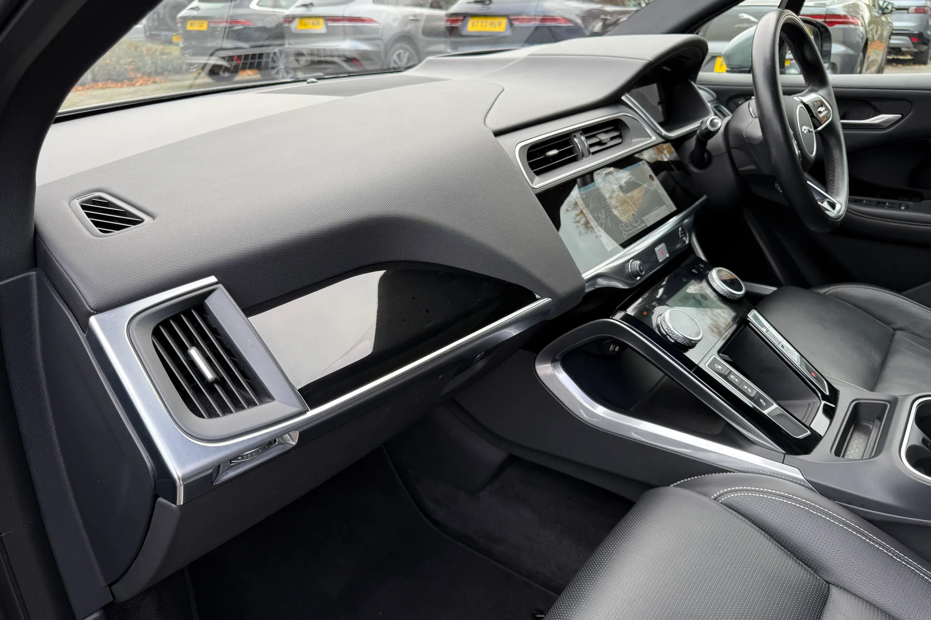 Jaguar I-PACE thumbnail image number 43