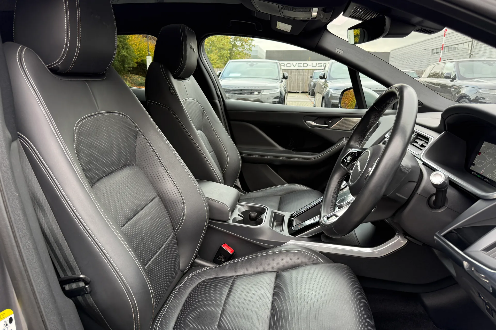 Jaguar I-PACE thumbnail image number 39