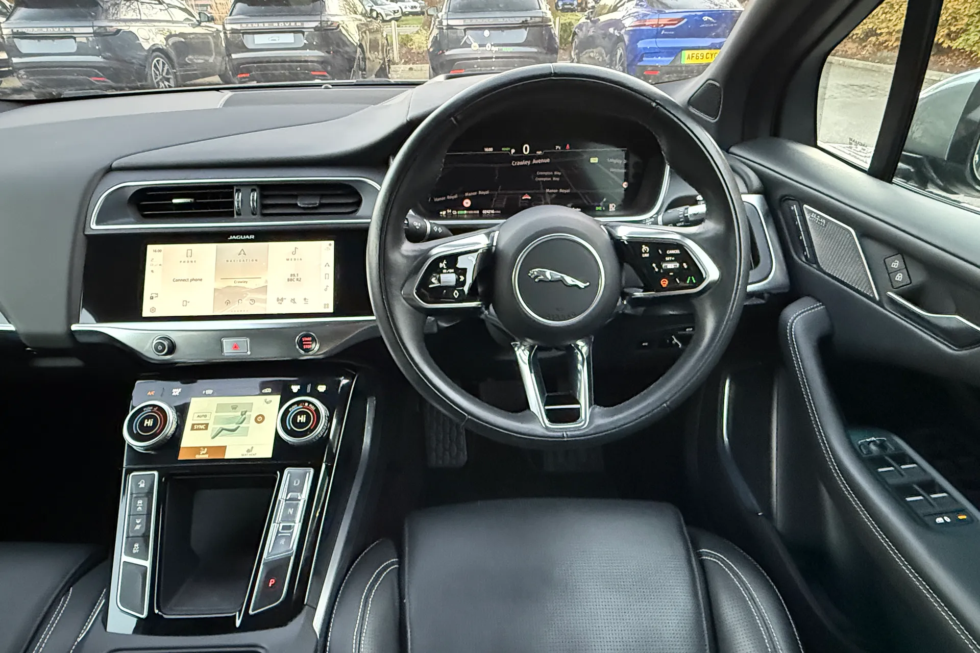 Jaguar I-PACE thumbnail image number 28