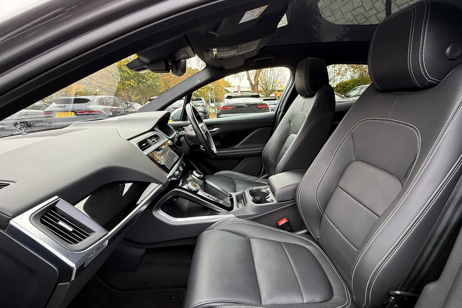 Jaguar I-PACE thumbnail image number 42