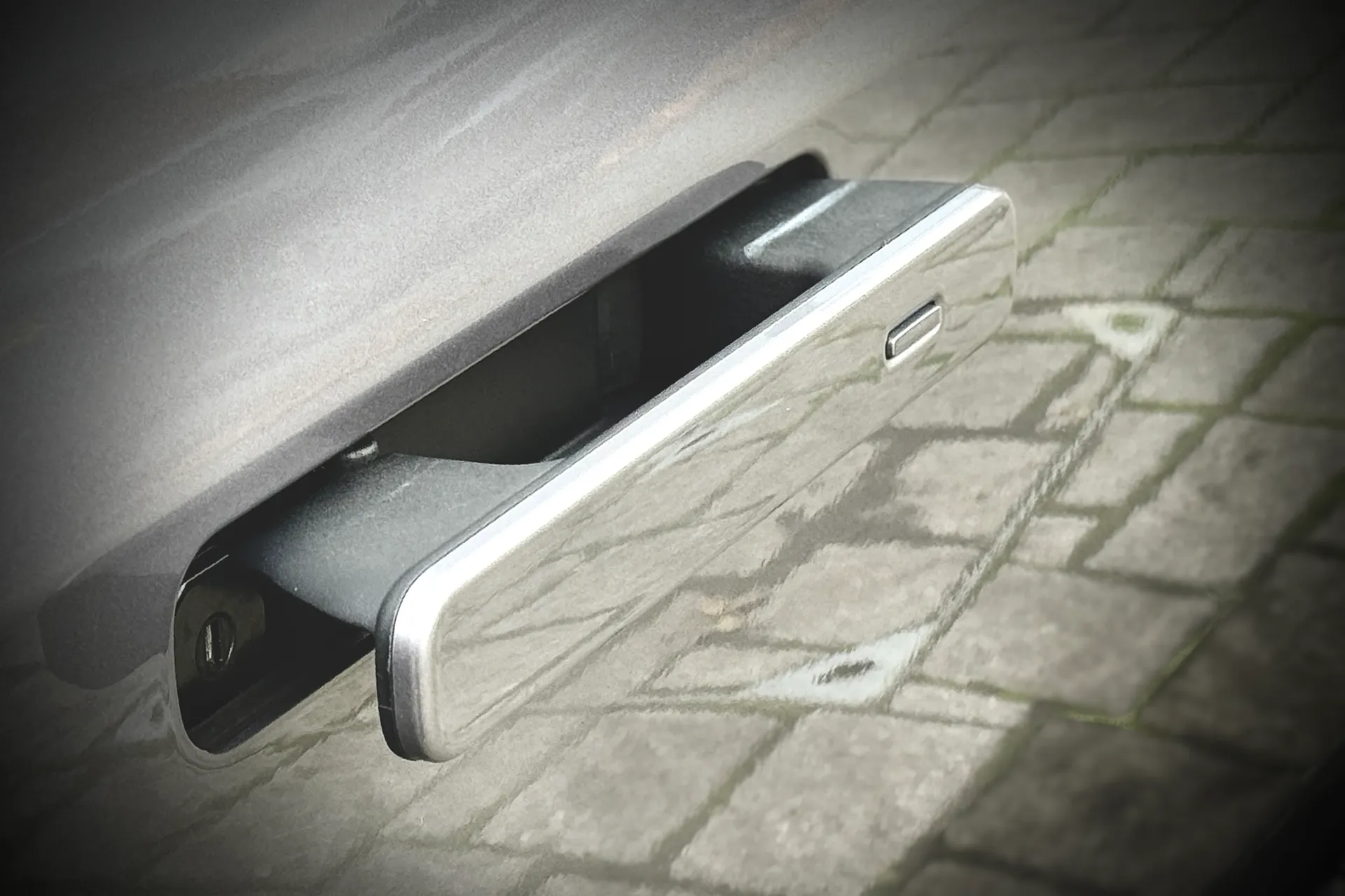 Jaguar I-PACE thumbnail image number 24