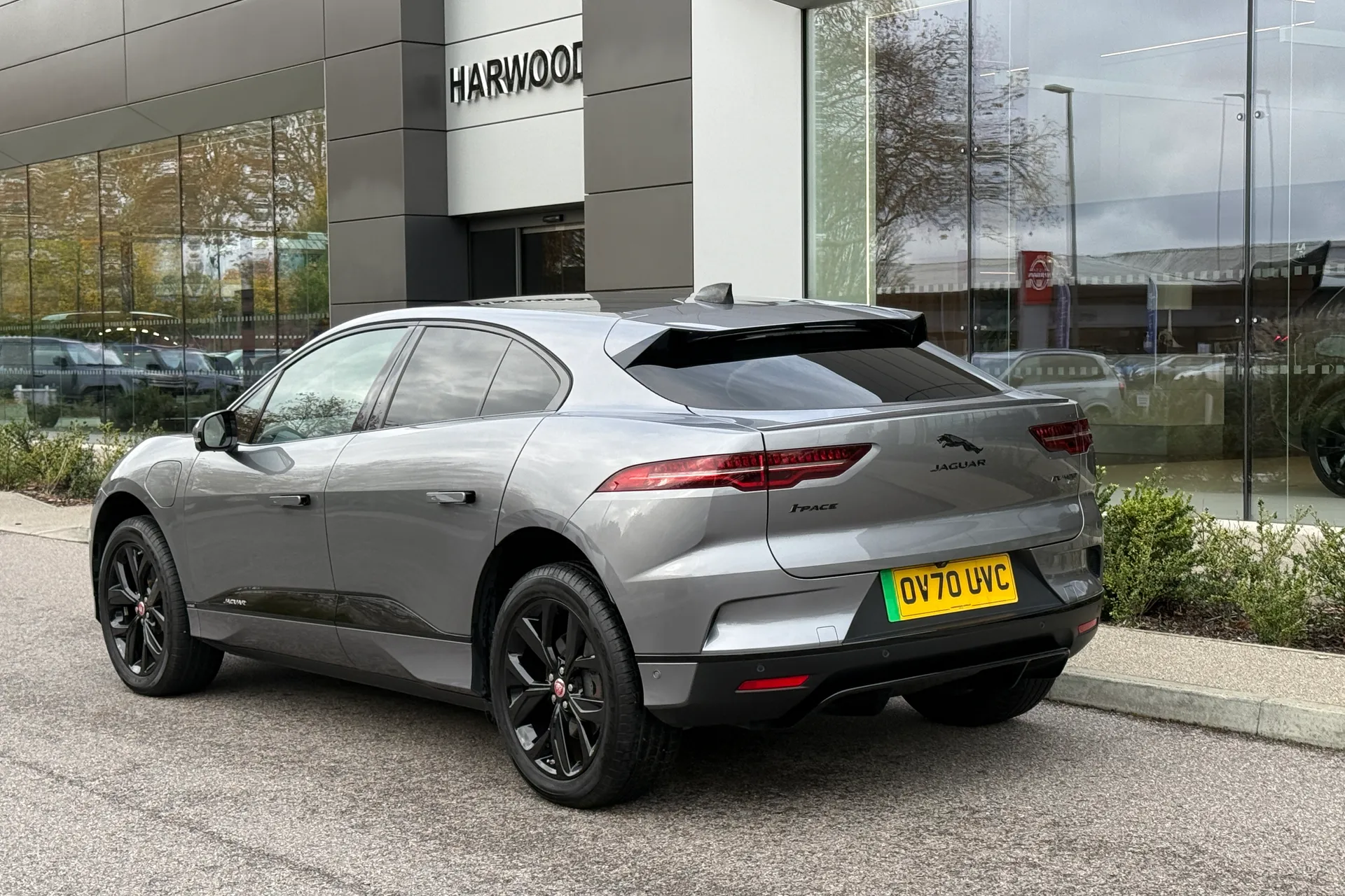 Jaguar I-PACE thumbnail image number 17