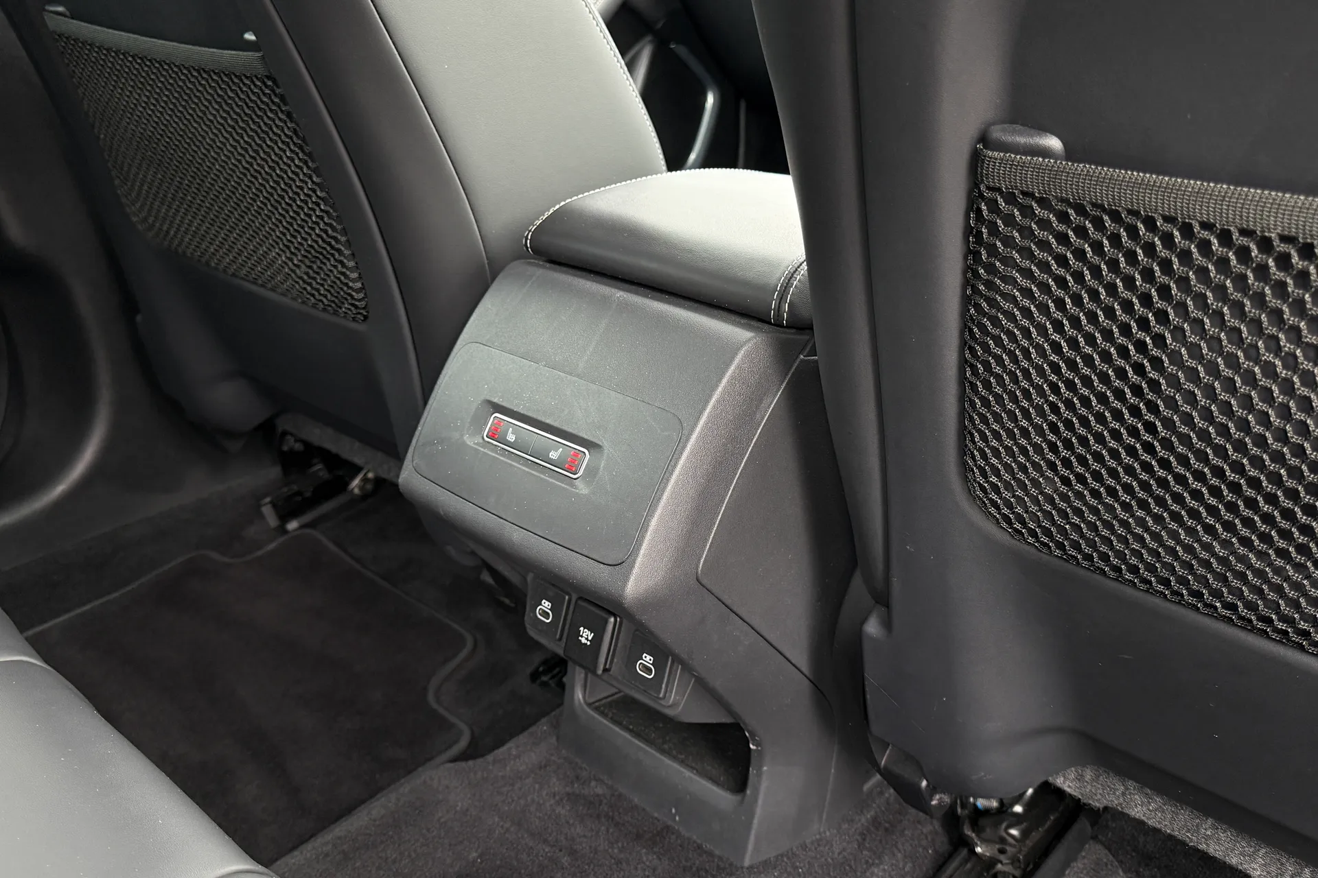 Jaguar I-PACE thumbnail image number 36