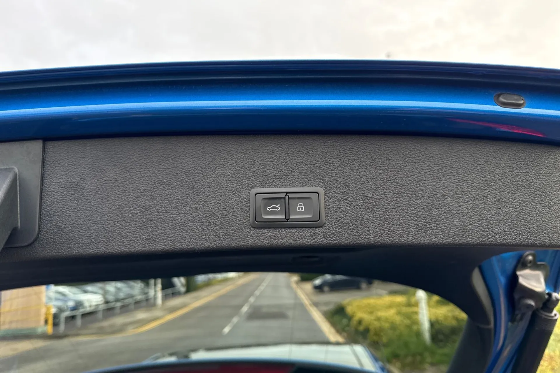 Audi Q2 thumbnail image number 21