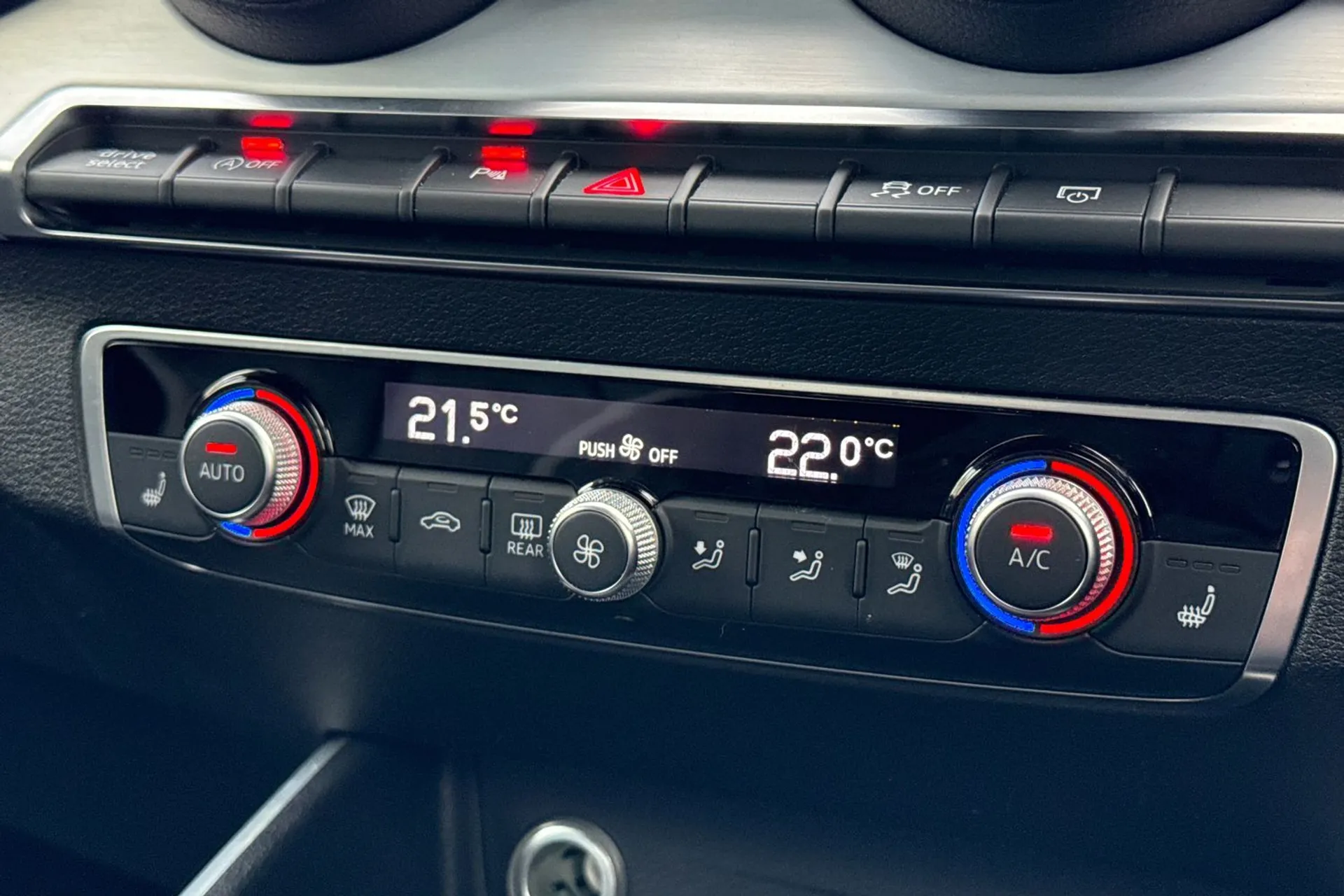 Audi Q2 thumbnail image number 30