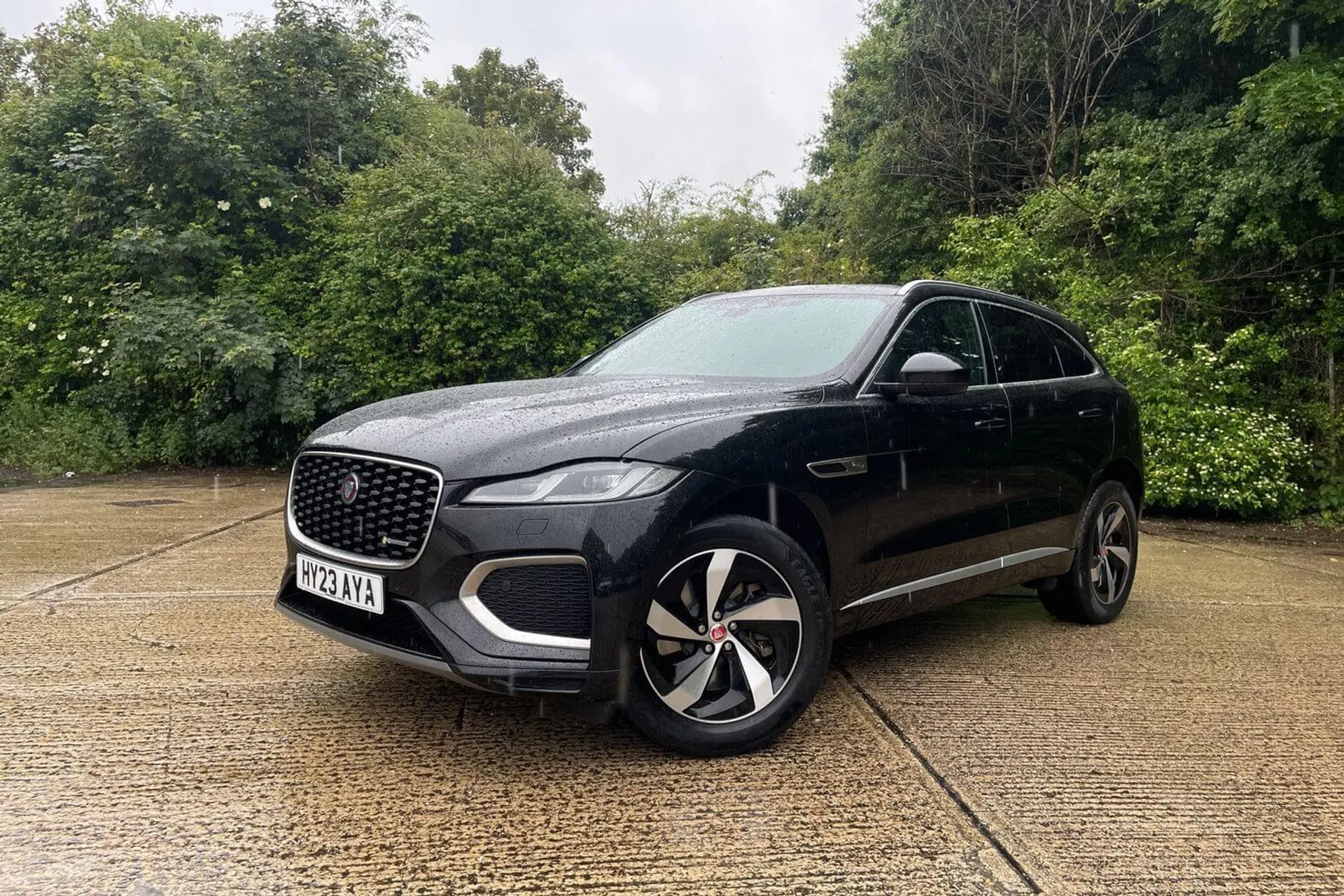 Jaguar F-PACE thumbnail image number 10