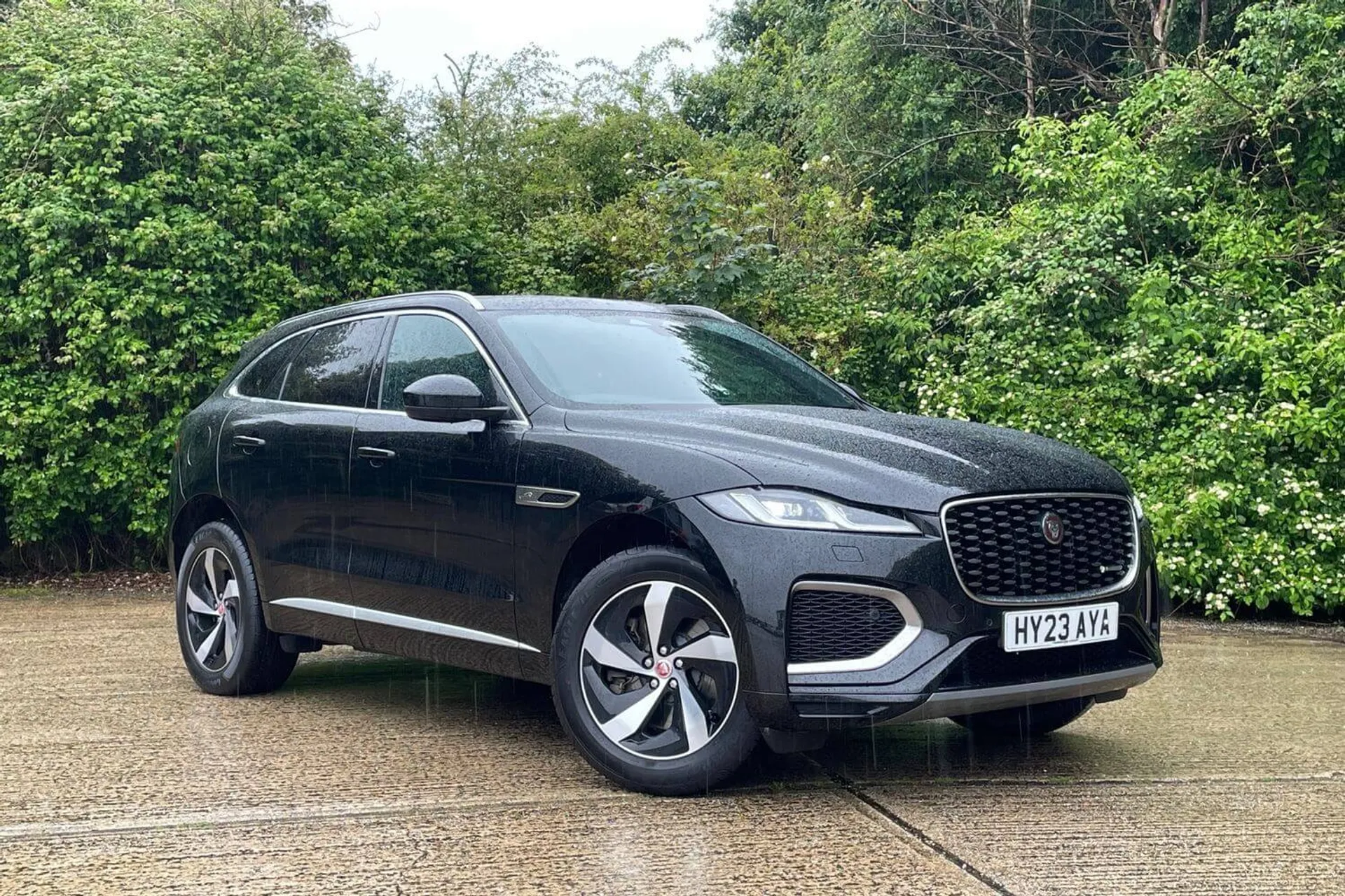 Jaguar F-PACE focused image