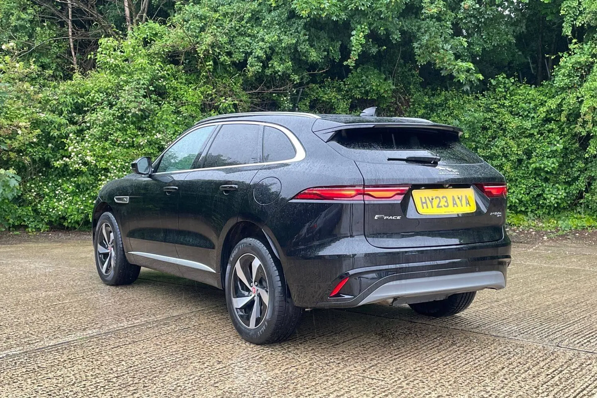 Jaguar F-PACE thumbnail image number 8