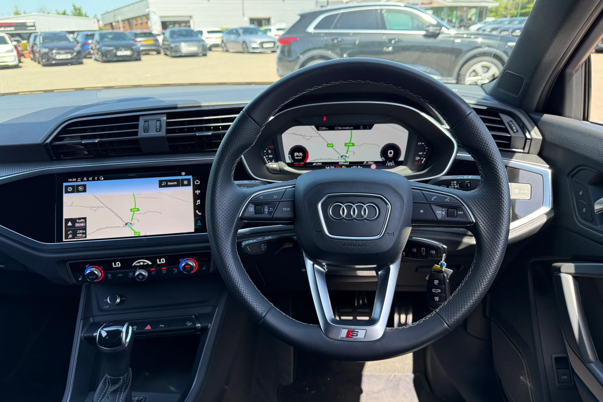 Audi Q3 thumbnail image number 6