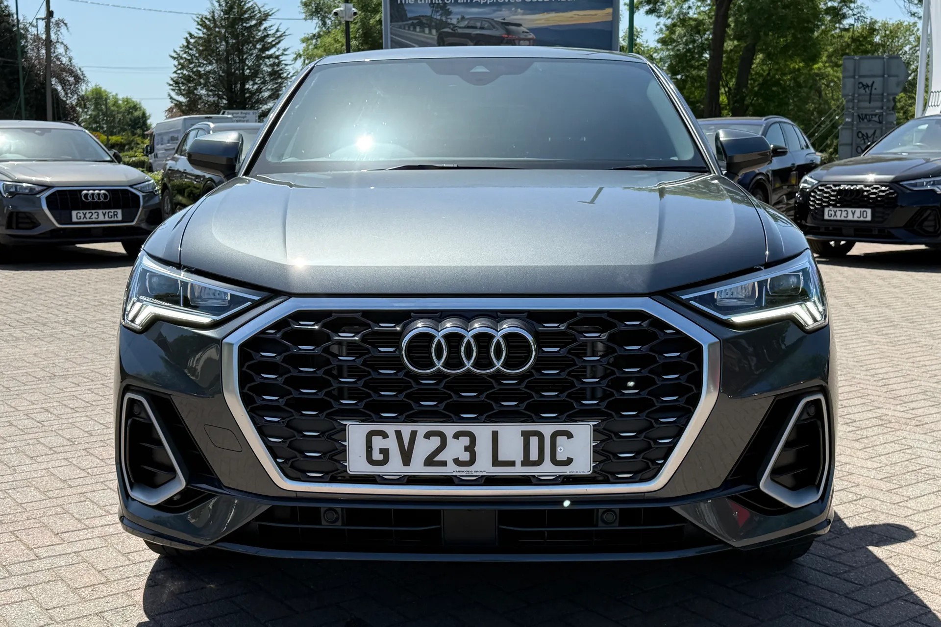 Audi Q3 thumbnail image number 28
