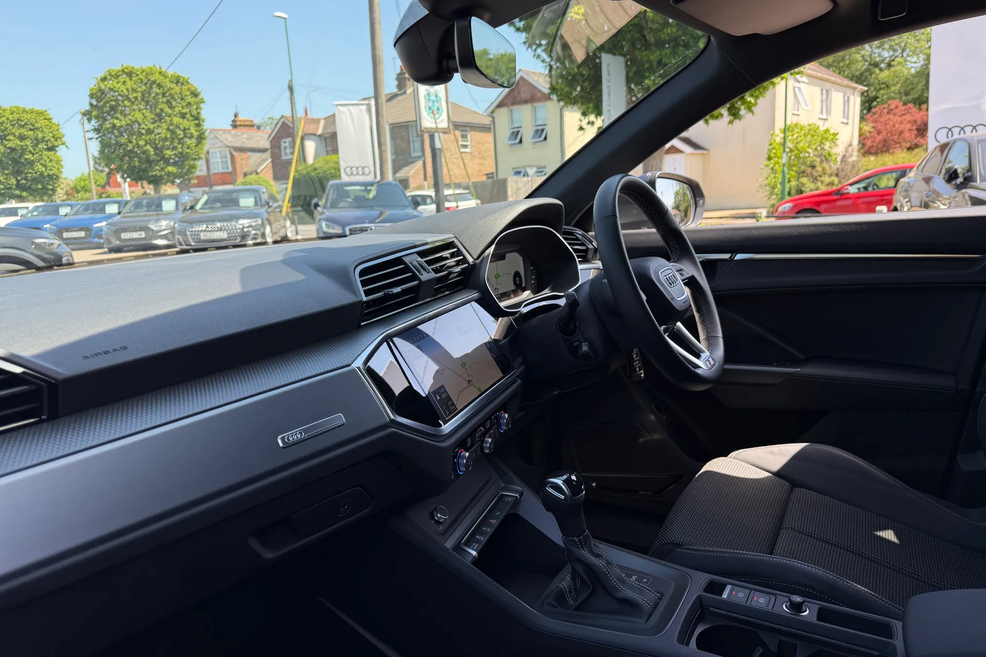 Audi Q3 thumbnail image number 32