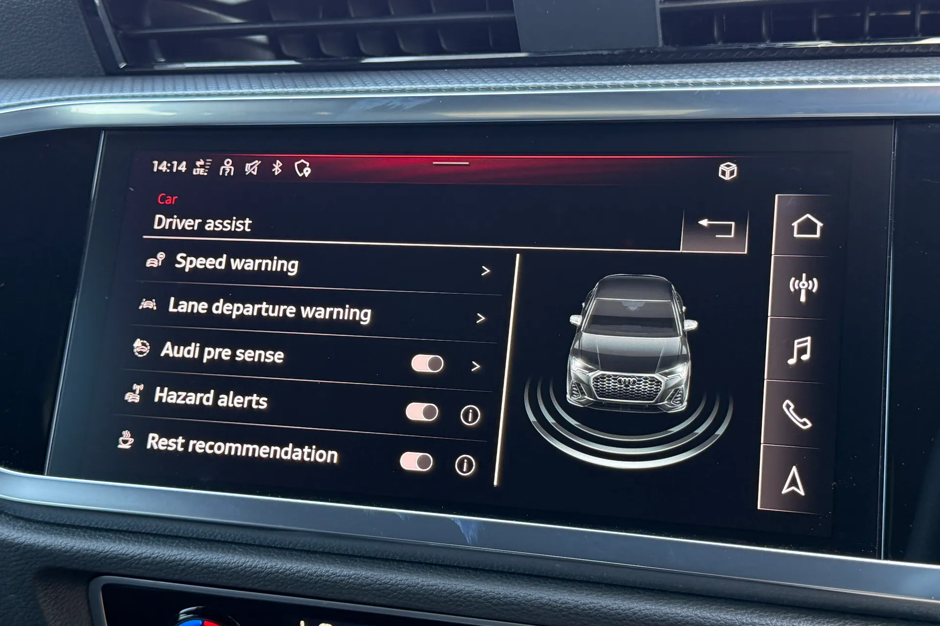 Audi Q3 thumbnail image number 14