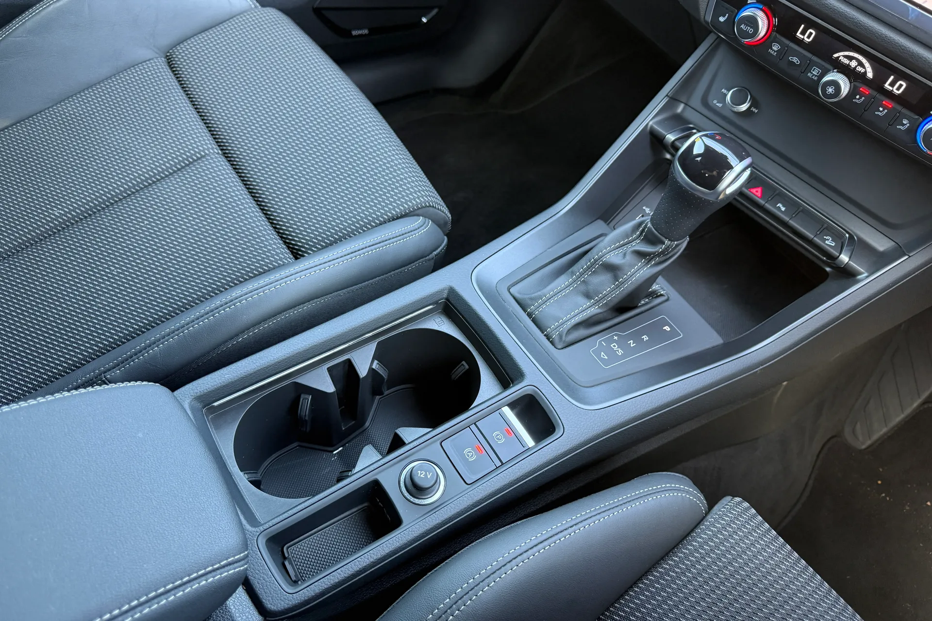 Audi Q3 thumbnail image number 43