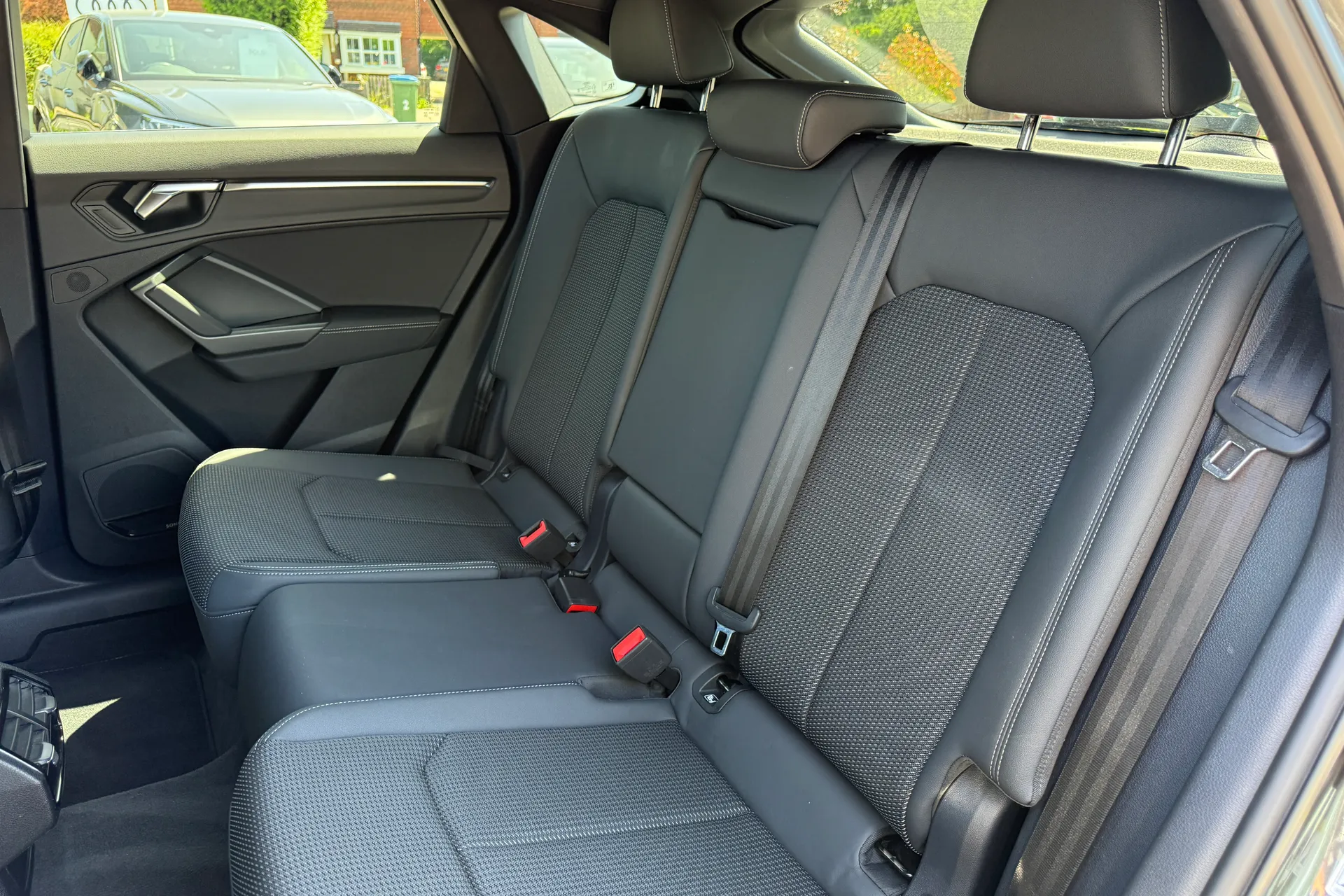 Audi Q3 thumbnail image number 46
