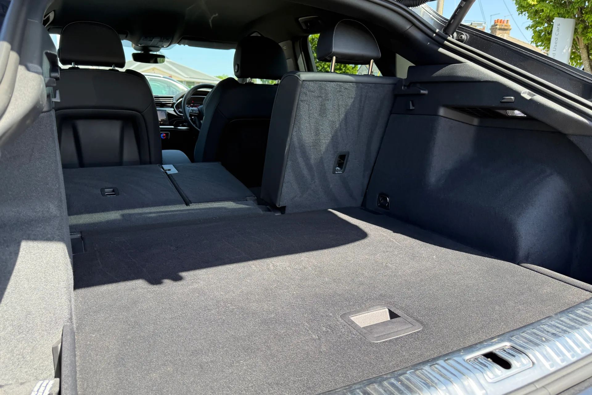 Audi Q3 thumbnail image number 39