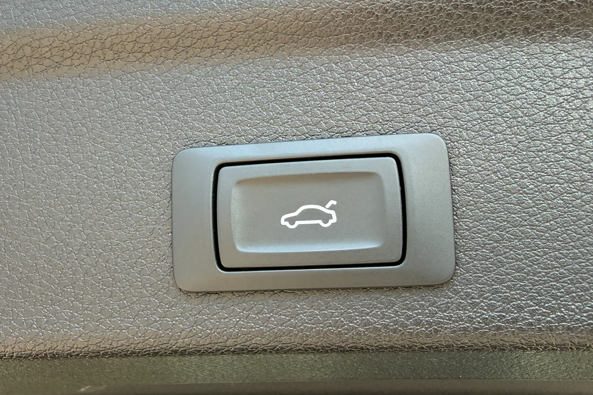 Audi Q3 thumbnail image number 40