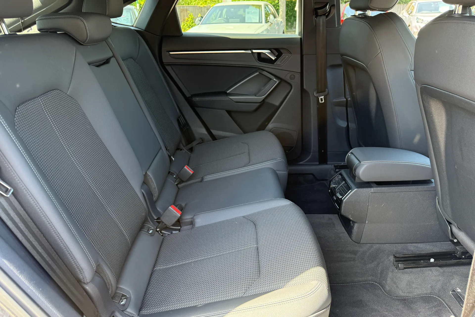 Audi Q3 thumbnail image number 48