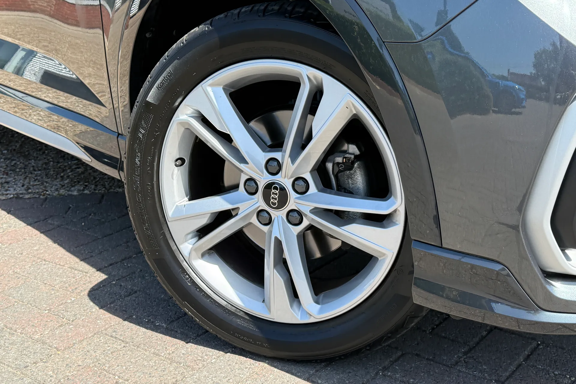 Audi Q3 thumbnail image number 8