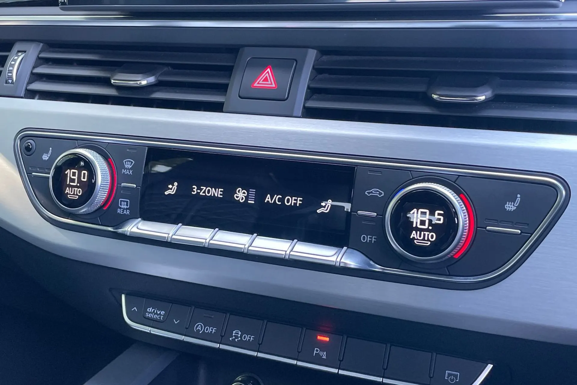 Audi A4 thumbnail image number 35