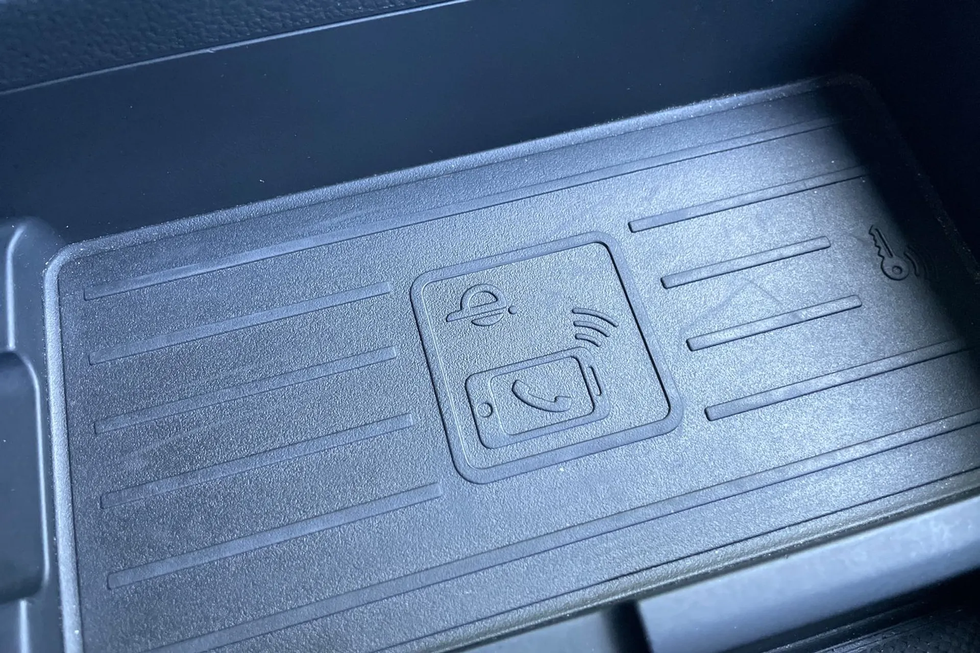 Audi A4 thumbnail image number 17