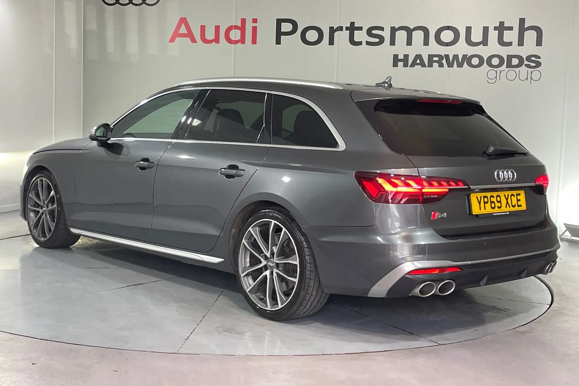 Audi A4 thumbnail image number 10