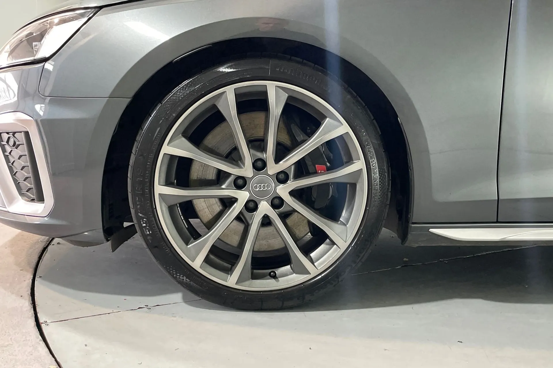 Audi A4 thumbnail image number 12