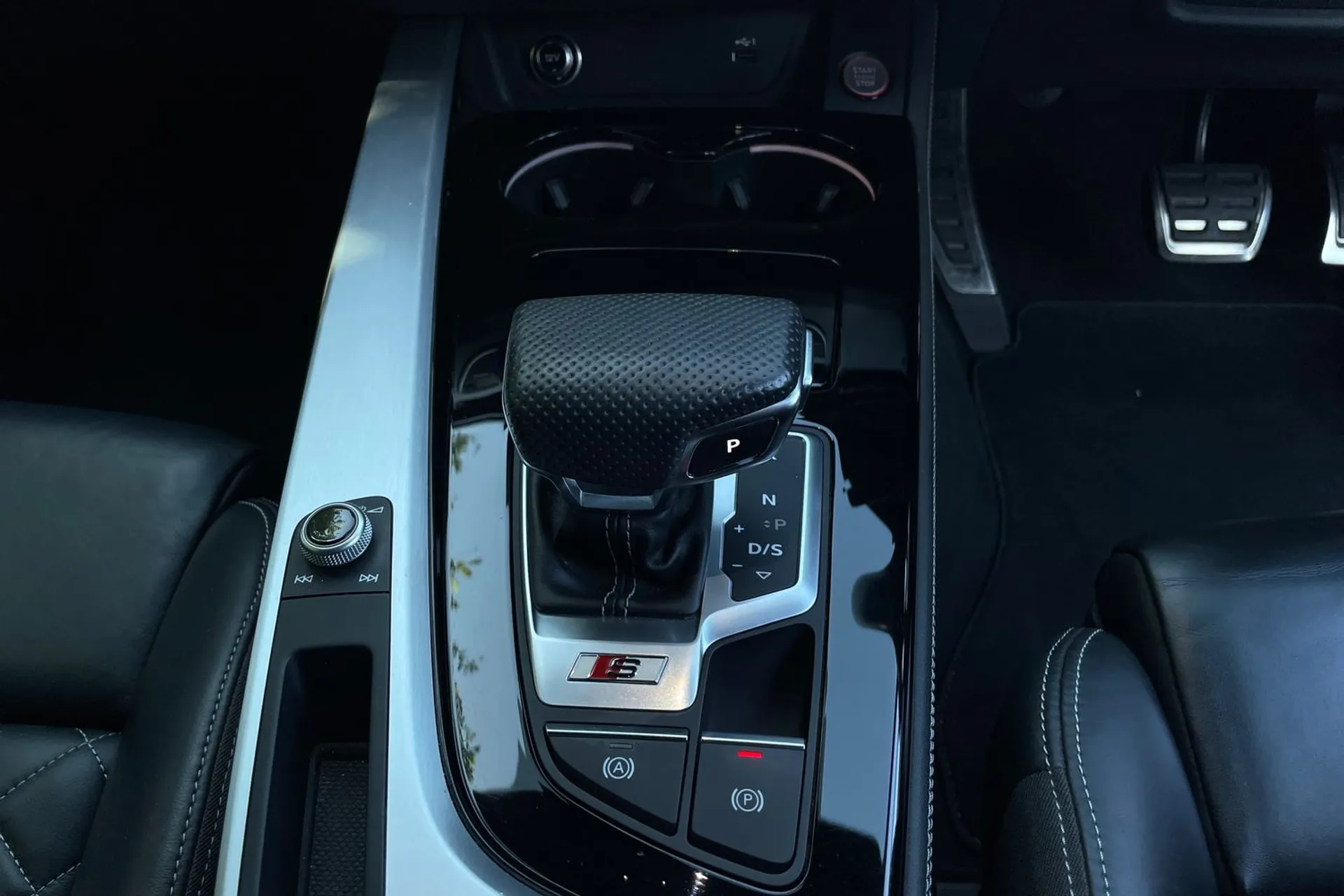 Audi A4 thumbnail image number 38