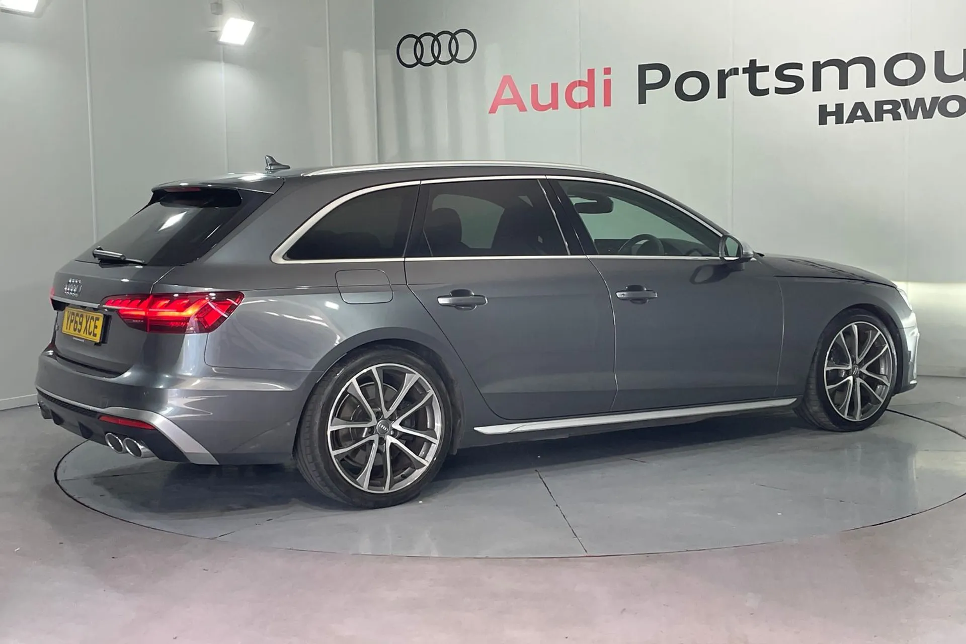 Audi A4 thumbnail image number 8