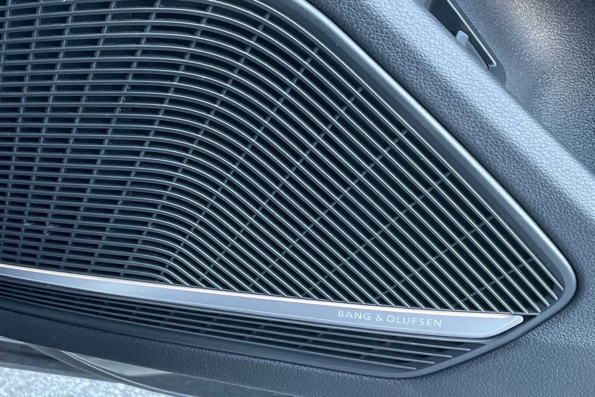 Audi A4 thumbnail image number 45