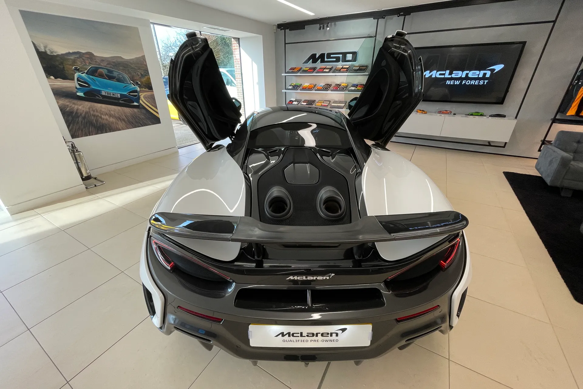 McLaren 600LT thumbnail image number 11