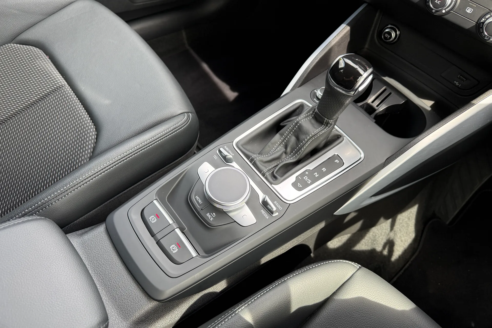 Audi Q2 thumbnail image number 36