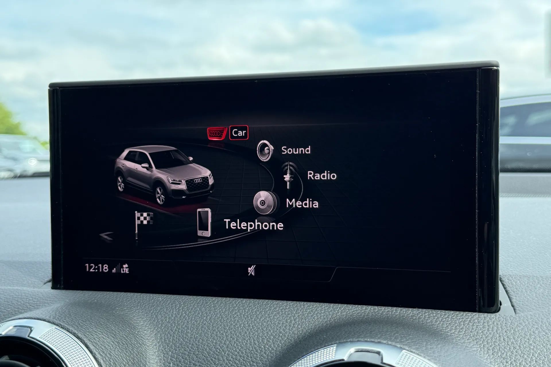 Audi Q2 thumbnail image number 11