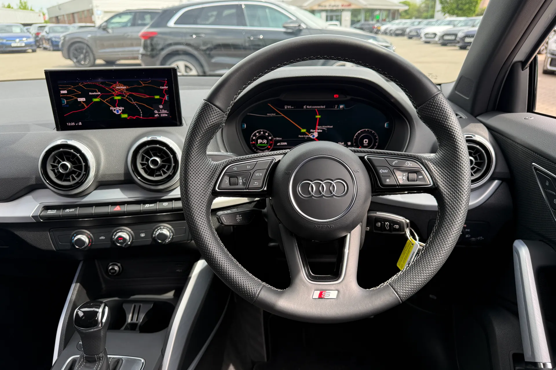 Audi Q2 thumbnail image number 5