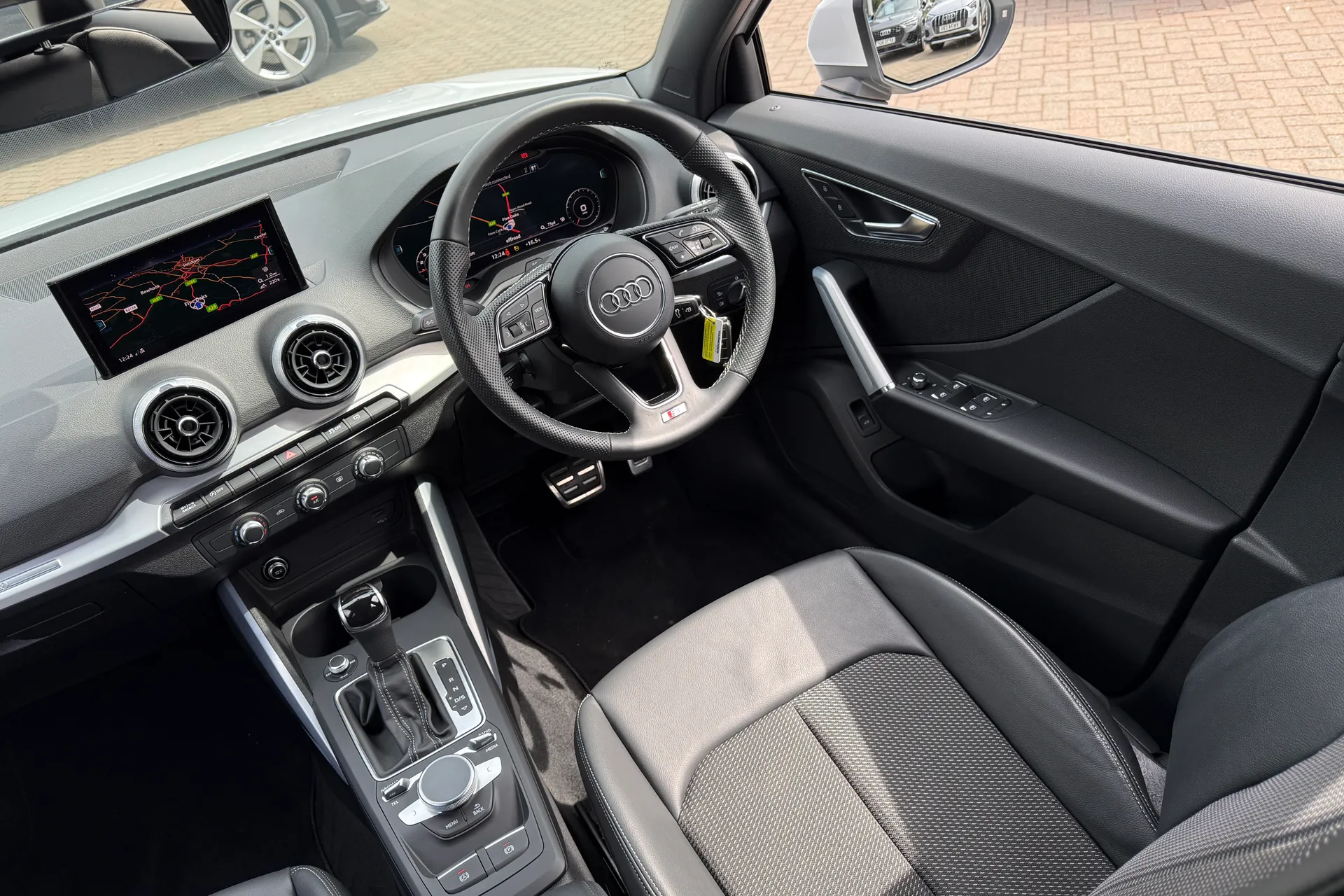 Audi Q2 thumbnail image number 38
