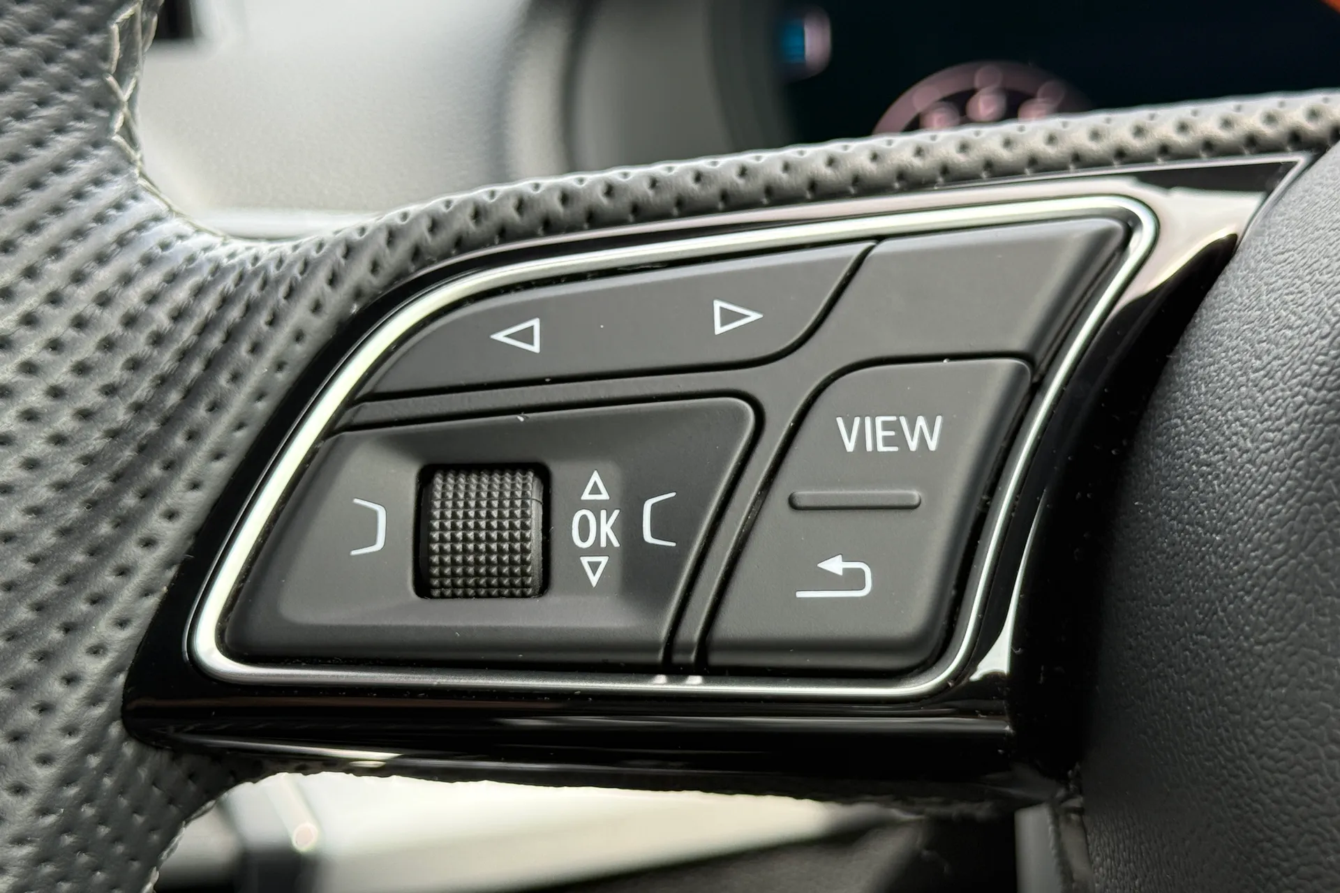 Audi Q2 thumbnail image number 17