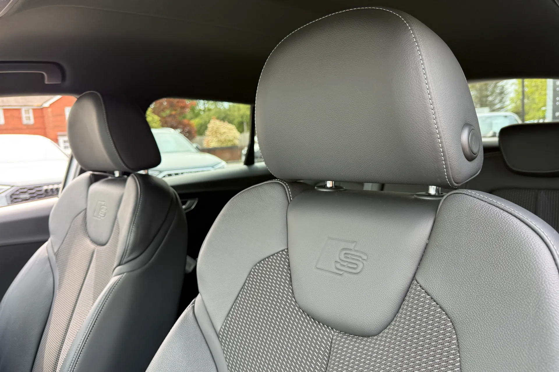 Audi Q2 thumbnail image number 27